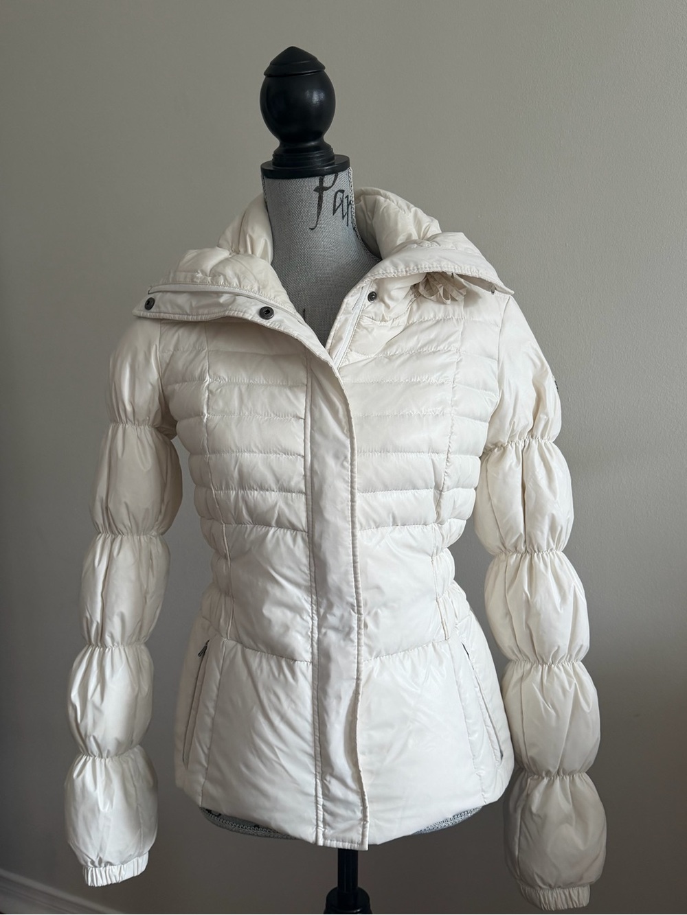 GUESS White Down Puffer Jacket Rhinestone Logo Y2K Size S